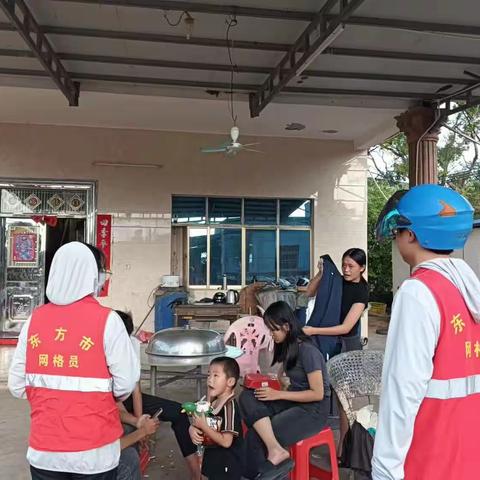 八所镇居龙村网格员开展“中秋国庆节”前防溺水入户宣传