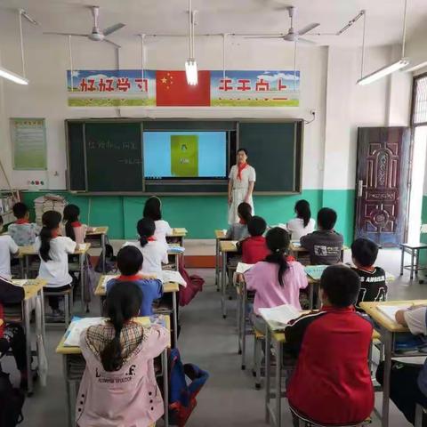 焦庄高庙小学“红领巾心向党”活动