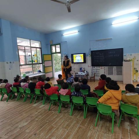 学会感恩—与爱同行 德馨幼儿园中四班感恩节活动