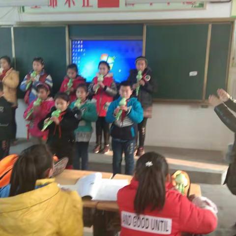 闫邵屯小学“快乐星期四”