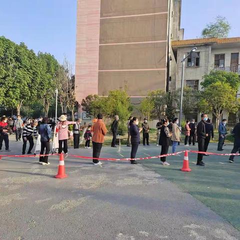 县门街社区组织党员志愿者开展全民核酸检测工作纪实
