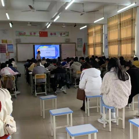 单元整合促高效，凝心备考潜提升——记2023年秋学期龙圩镇小学英语六年级复习专题研讨活动