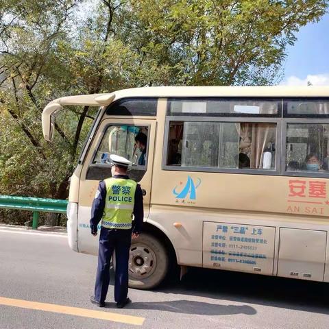 【国庆我在岗】国庆交警不打烊  源头管控保安全