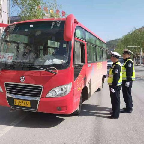 【节日我在岗】五一小长假，安塞交警坚守路面一线，用心守护您的出行安全