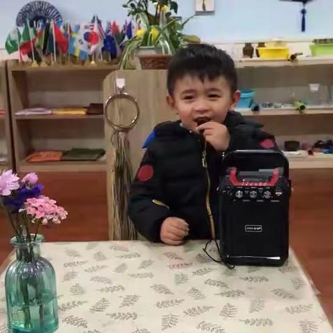 活泼可爱的跳跳