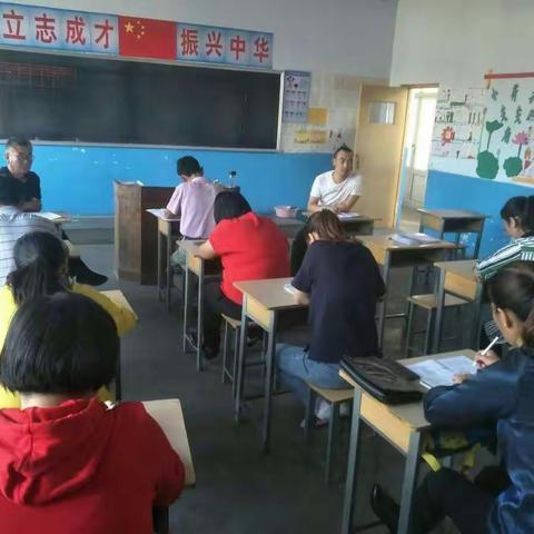 “小手拉大手，共建美丽庭院”洼子地小学活动纪实