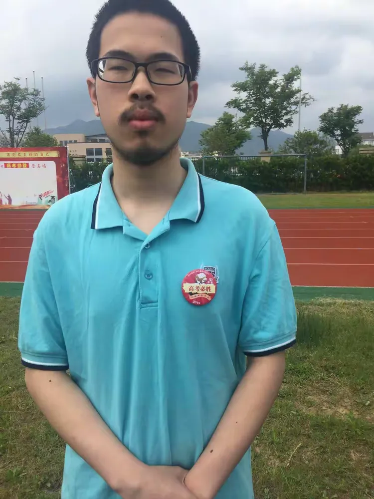 儿子高考冲刺誓师大会，高考必胜