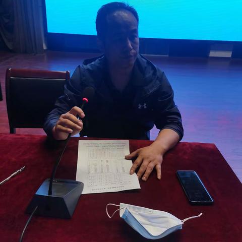 认真准备，细致安排——高二年级4月月考务会