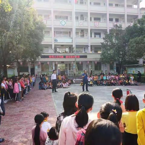 仙步小学举行消防主题演练活动