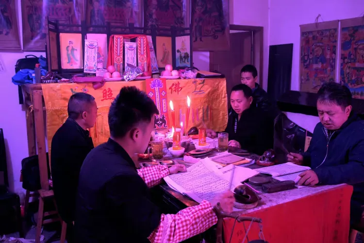 超度亡灵开路经-超度亡灵八句咒语怎么念