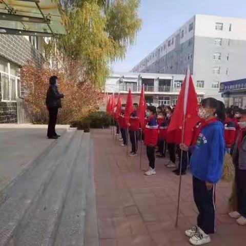 学习贯彻二十大 志愿服务我先行——汐子镇中心校开展师生志愿服务活动