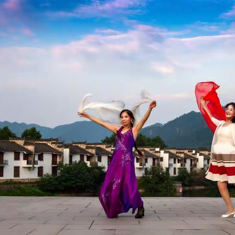 青山绿水人更美