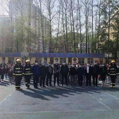 最美人间四月天 消防演练筑安全 ——安泽县城关小学消防安全疏散演练活动