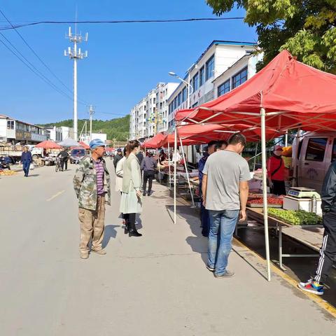 湾甸子分局开展节前农村集贸市场食品安全专项整治行动