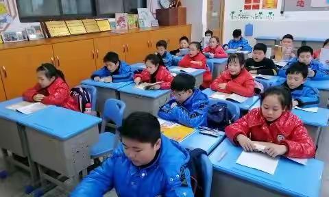 对学习的渴望和对做学问的虔诚，从每天清晨的诵读开始，读书（学习）心到、眼到、口到，从而到思想的共鸣[强][强][