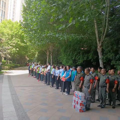 石材路面大冲洗、全员齐参与