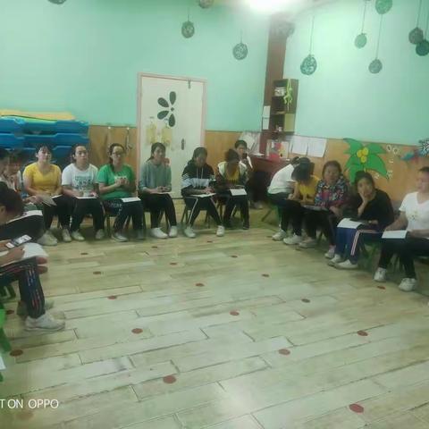 金童幼儿园一日活动的设计与组织培训