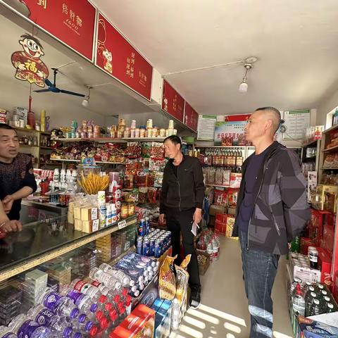 王曲供销社协助丰惠商超公司做好辖区货品配送工作