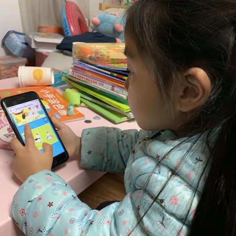 金宝宝天印大道幼儿园                   停课不停学课第六周温馨回顾                       ——小班年级组