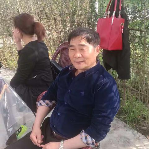 龙腾庄园——女人也风狂。