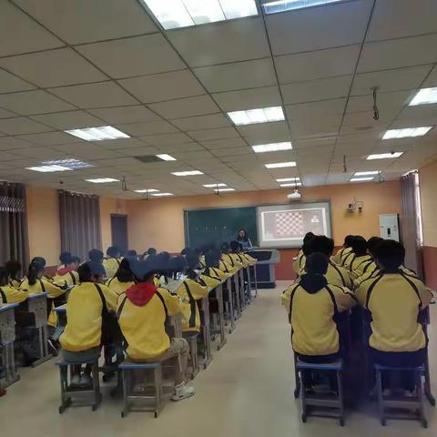 同课异构展风采，集思广益促发展———记临川十六中新入职教师过关公开课