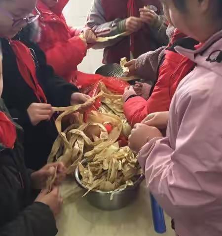 安源学校教育集团曙光希望小学“迎新年，庆元旦”美食节活动