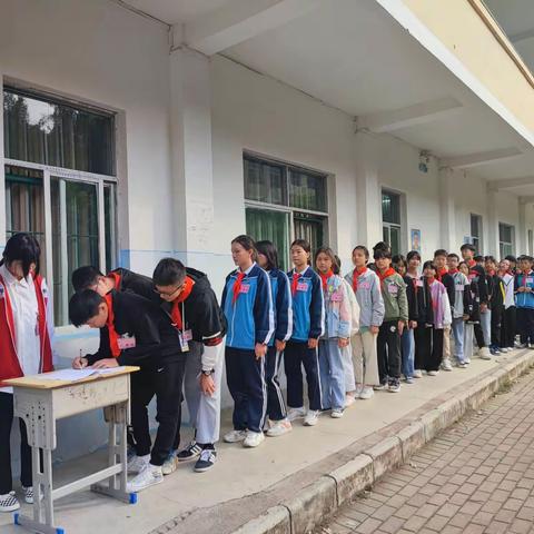 迁江中学隆重召开第三次少先队代表大会