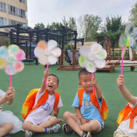 小太阳幼儿园北大二班自然心教育爱《风来了》