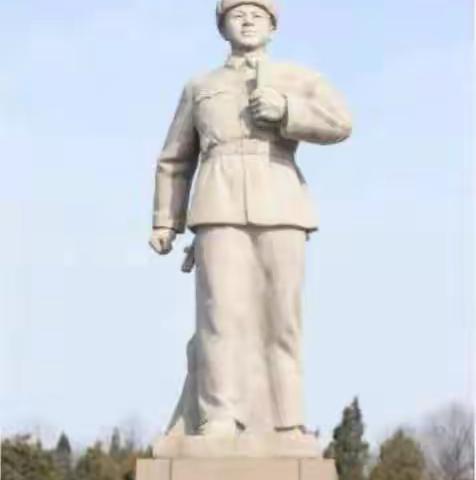 学习雷锋精神，共铸人格丰碑