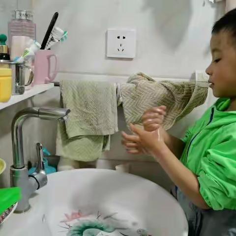 明天习惯促成长 健康同行抵疫情—《幼儿行为习惯养成—七步洗手法打卡》尹镜凯打卡