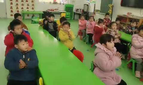 【寒冬腊月，温情腊八】——黄庄社区幼儿园中一班腊八节活动