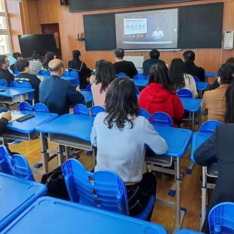 【实验学校】提升教师信息素养 赋能学校教育教学——呼兰区实验学校信息技术应用能力提升工程2.0培训会