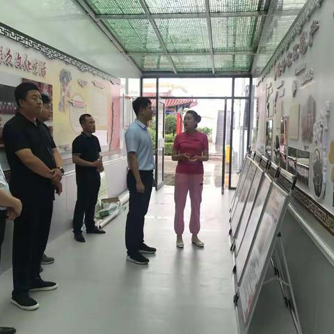 区委常委副区长李安到文旅局调研