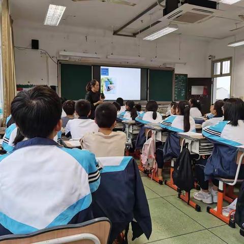 培养学生核心素养，聚焦课堂促教研