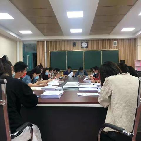 课堂教学未启，教研组长先行--丰县人民路小学本部召开新学期教研组长会