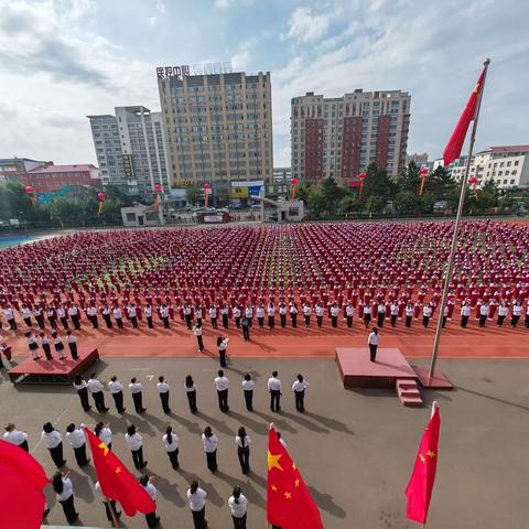 榆树市实验小学“追寻红色记忆 争做强国少年” 千人诵读展示活动纪实