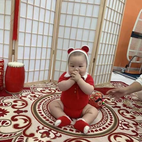 邀请函：潘继伟  李垚之子“宝宝宴”定于2022年2月12日（星期六）在官桥小竹园大酒店举办，恭请亲朋好友届时光临！