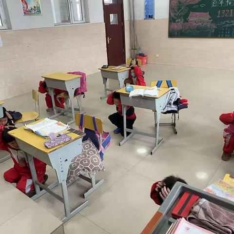 善岱中心校组织开展地震逃生演练活动