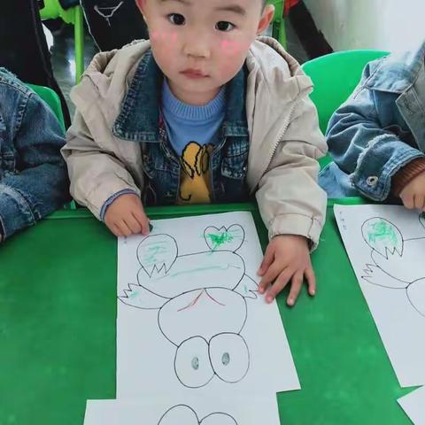 超少幼儿园托一班:涂画青蛙🐸