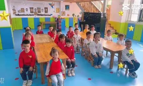 首府皇家幼儿园--中二班 当“中秋🌙”遇上“国庆🇨🇳”