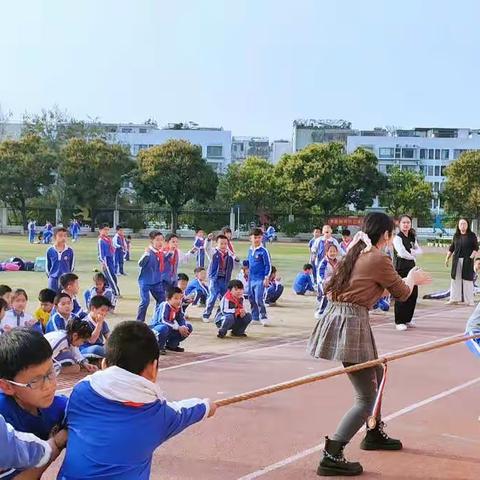 不负好春光 奋进正当时——记科高五园小学二（4）班拔河比赛