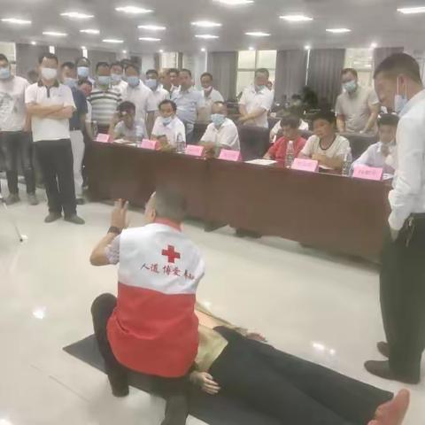 县中医医院为139名村（社区）党组织书记进行急救知识培训