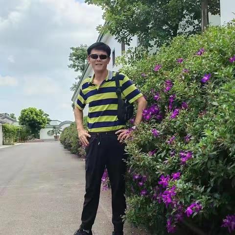 广西贵港 苏喆作品欣赏：《太空之旅》《金秋游乐业》等