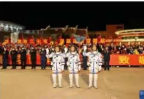 百色诗联群诗友：《为神十五航天员题冠首诗》