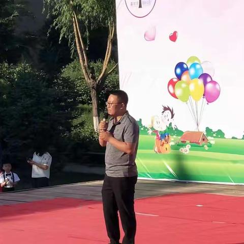 喜羊羊幼儿园第二届亲子运动会邀请函