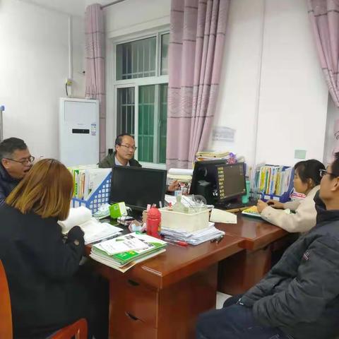 【学课标，促教学】——杜康镇中教研组会议