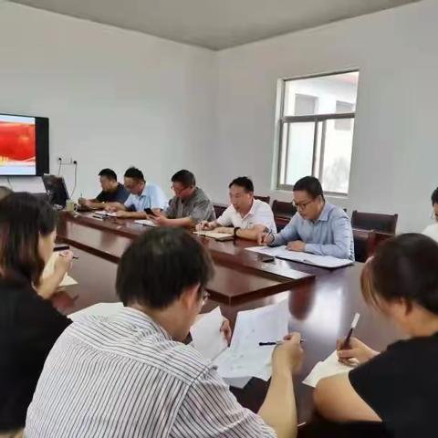 不忘初心 逐梦前行——石门山镇中心中学召开九年级教师代表座谈会