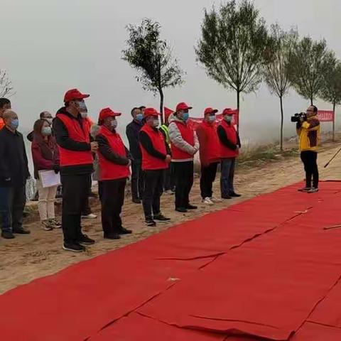 泾阳县举行首届水生生物增殖放流活动——15万尾鱼苗放流泾河