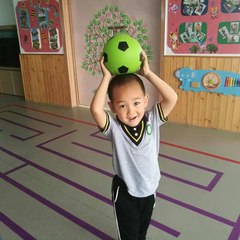 芽芽（2）班戚舜鸿成长记录