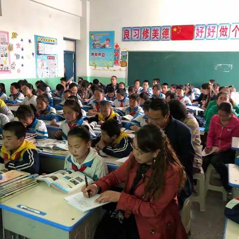 聚焦课堂，优化教学                                            ———记上五庄镇中心学校道德与法治观摩